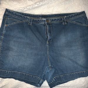 Plus size 26 Venezia denim shorts